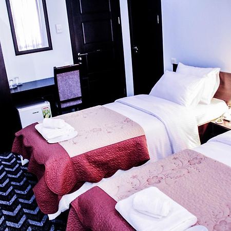 Royal Georgia Hotel Тбилиси Екстериор снимка