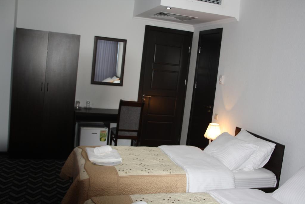 Royal Georgia Hotel Тбилиси Екстериор снимка