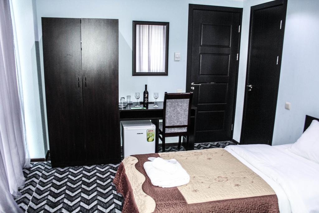 Royal Georgia Hotel Тбилиси Екстериор снимка