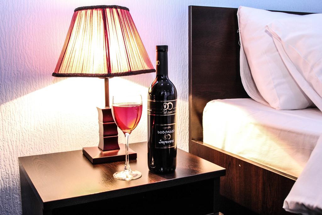 Royal Georgia Hotel Тбилиси Стая снимка