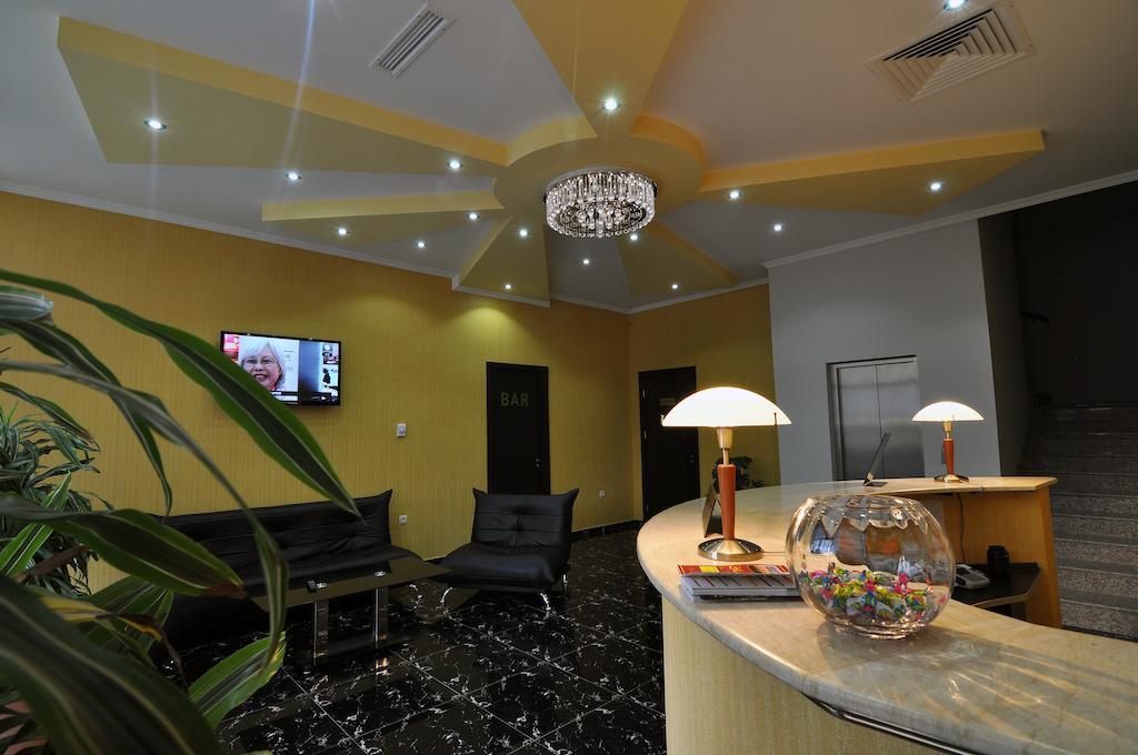 Royal Georgia Hotel Тбилиси Екстериор снимка
