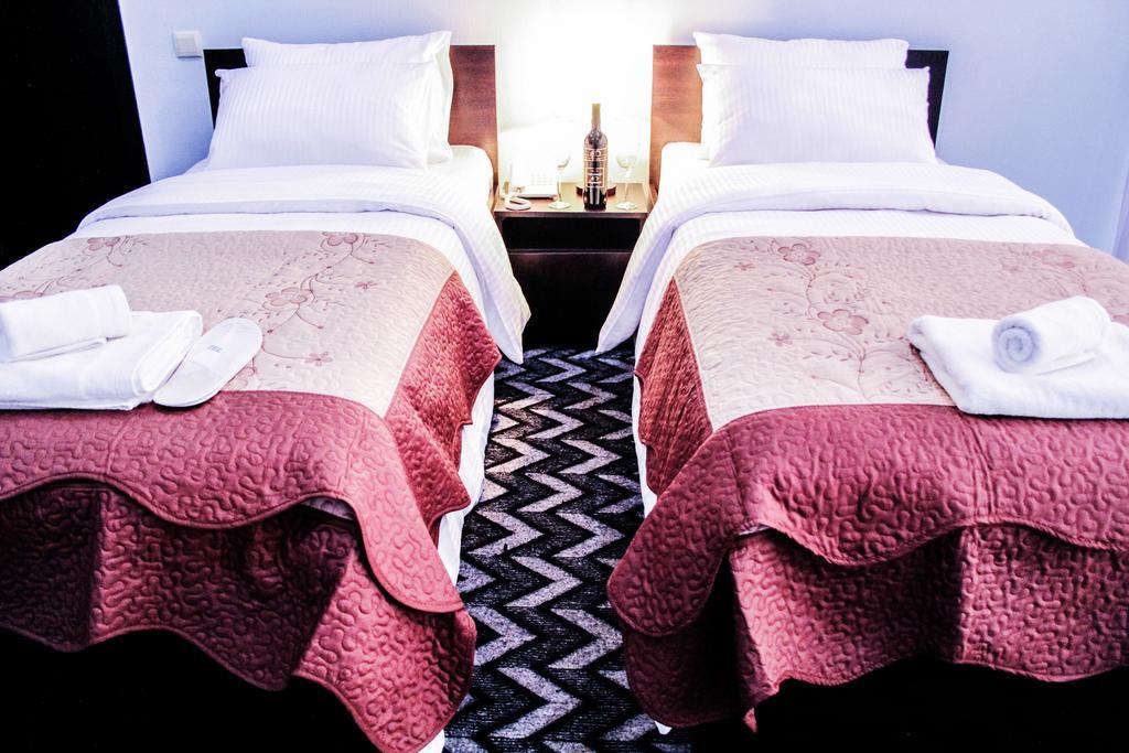 Royal Georgia Hotel Тбилиси Екстериор снимка