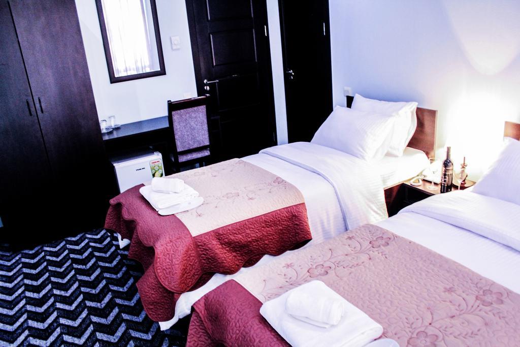 Royal Georgia Hotel Тбилиси Екстериор снимка